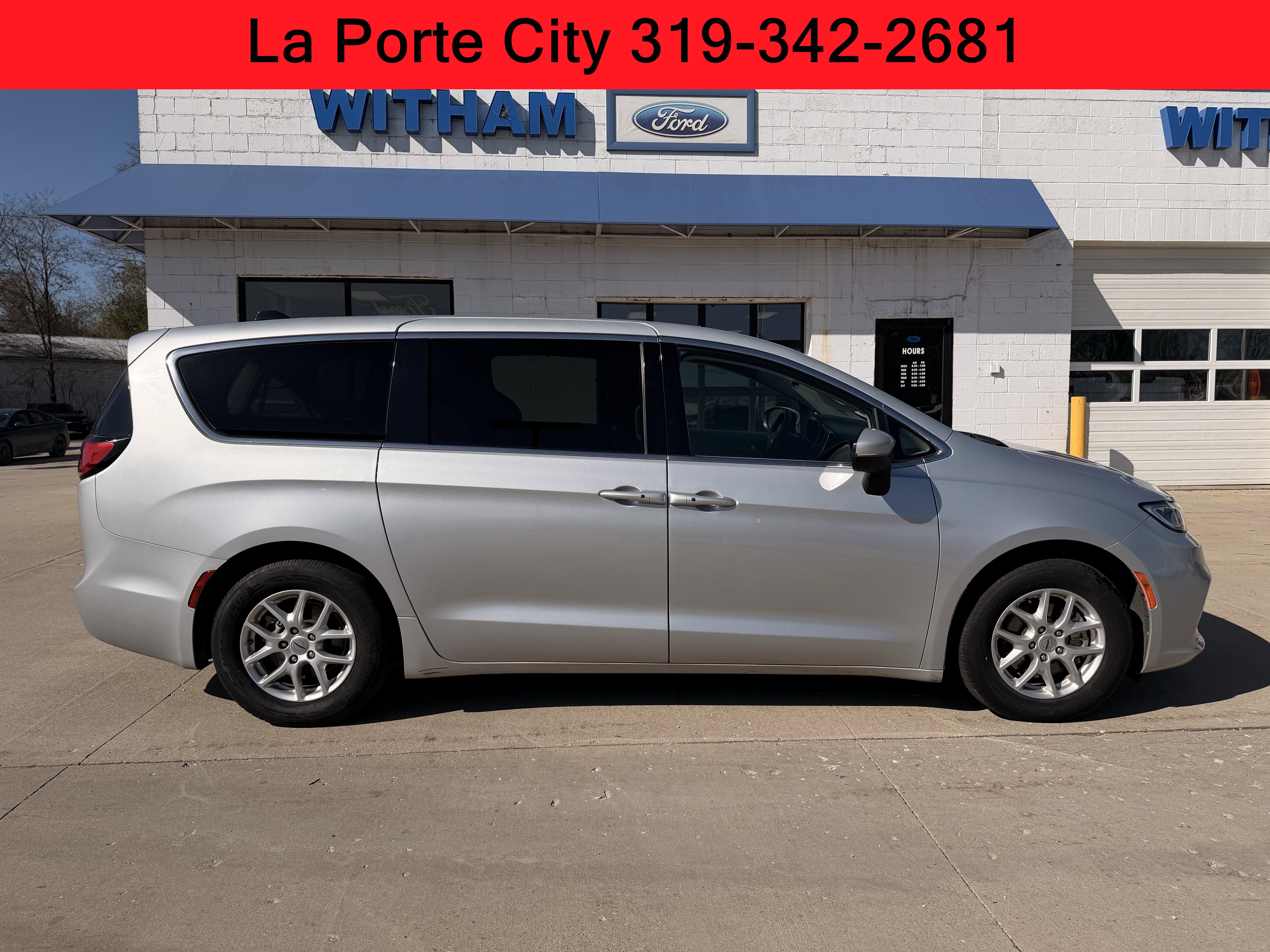 2023 Chrysler Pacifica Touring L