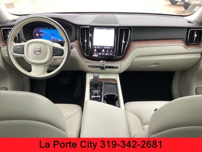 2022 Volvo XC60 Momentum