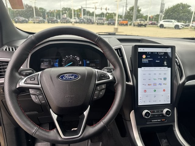 2023 Ford Edge Base
