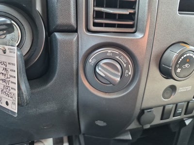 2014 Nissan Titan Base