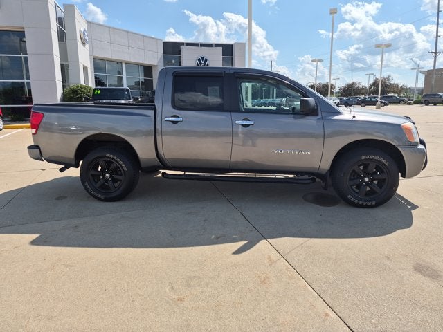 2014 Nissan Titan Base