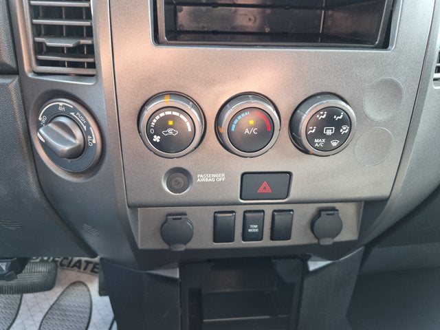 2014 Nissan Titan Base