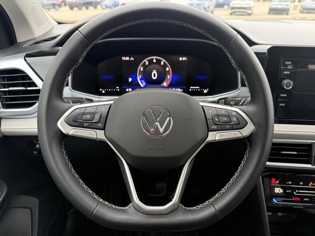 2025 Volkswagen Taos SE