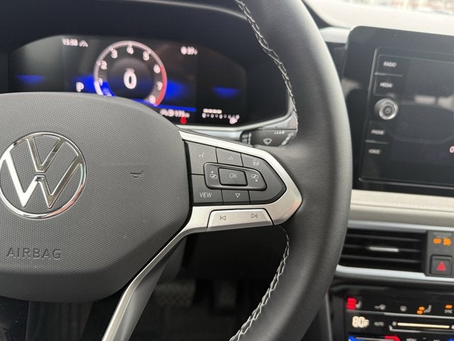 2025 Volkswagen Taos SE