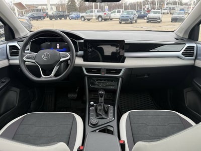 2025 Volkswagen Taos SE