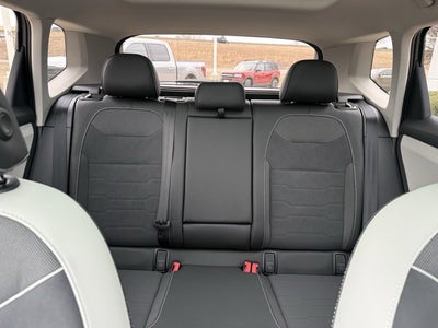 2025 Volkswagen Taos SE