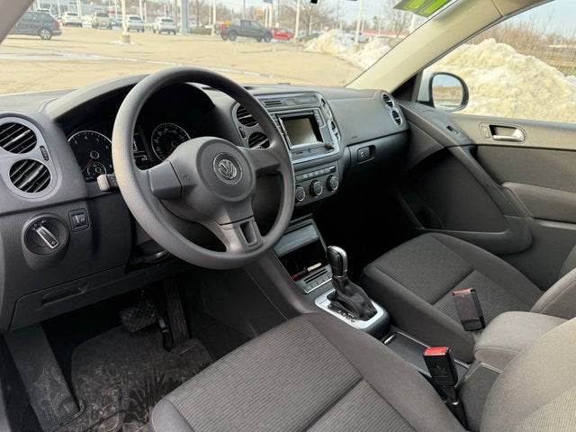 2017 Volkswagen TIGUAN Base