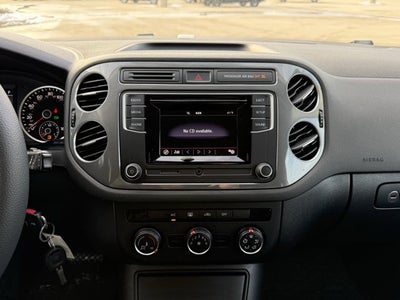 2017 Volkswagen TIGUAN Base