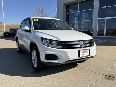 2017 Volkswagen TIGUAN Base
