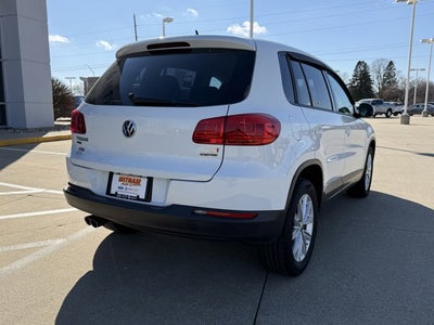 2017 Volkswagen TIGUAN Base