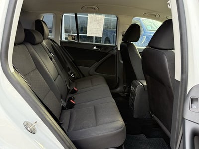 2017 Volkswagen TIGUAN Base